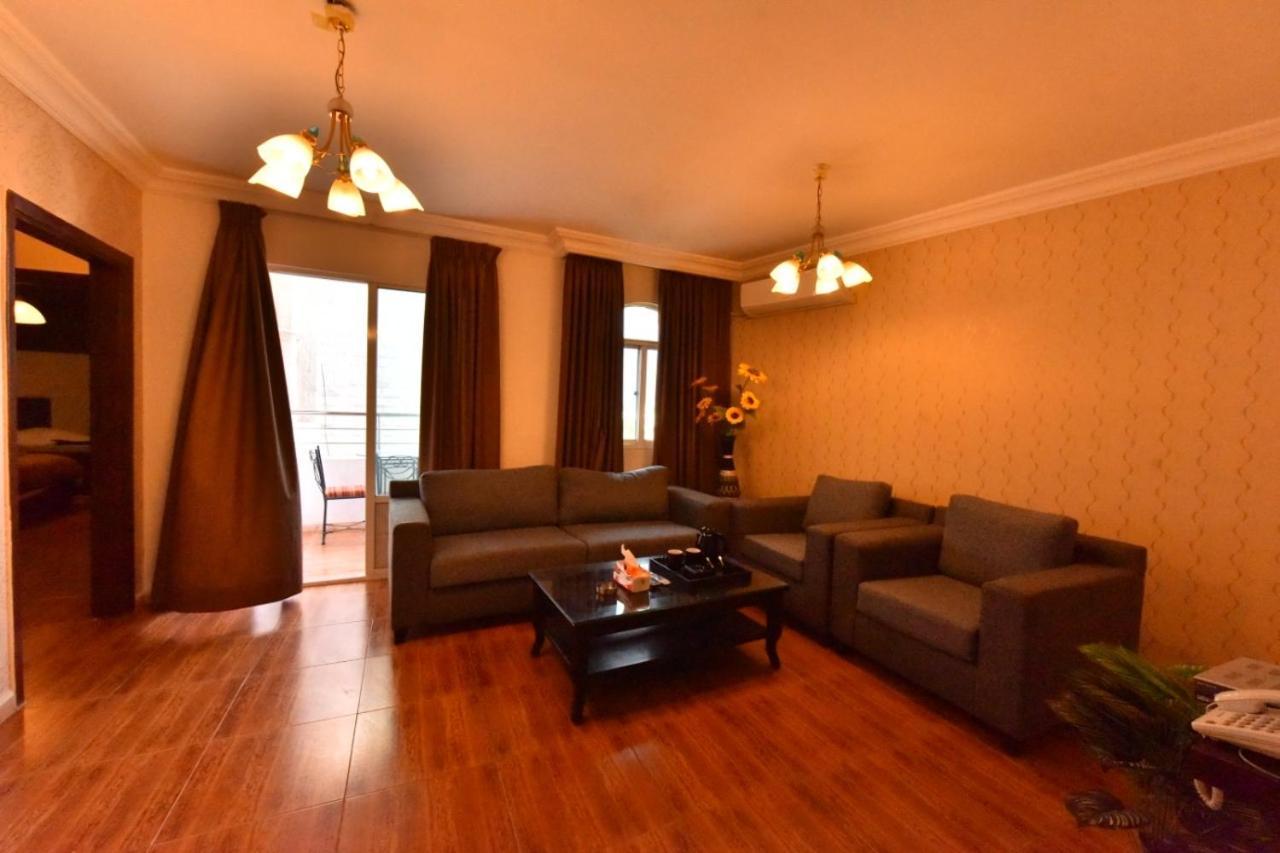 Al Farooq Hotel Apartments Amman Exteriör bild