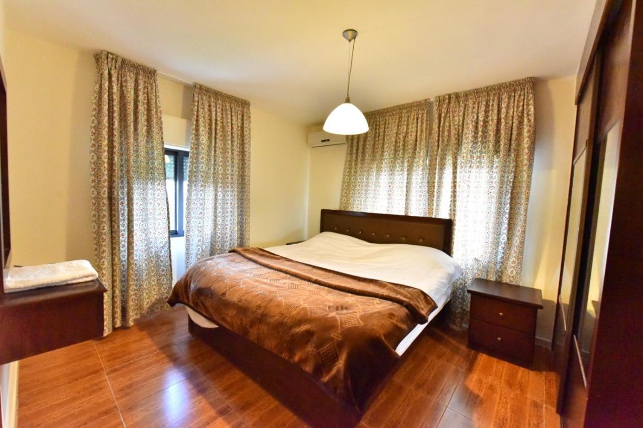 Al Farooq Hotel Apartments Amman Exteriör bild