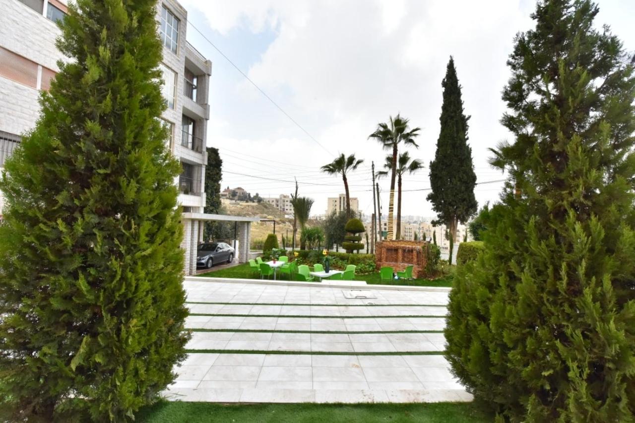 Al Farooq Hotel Apartments Amman Exteriör bild