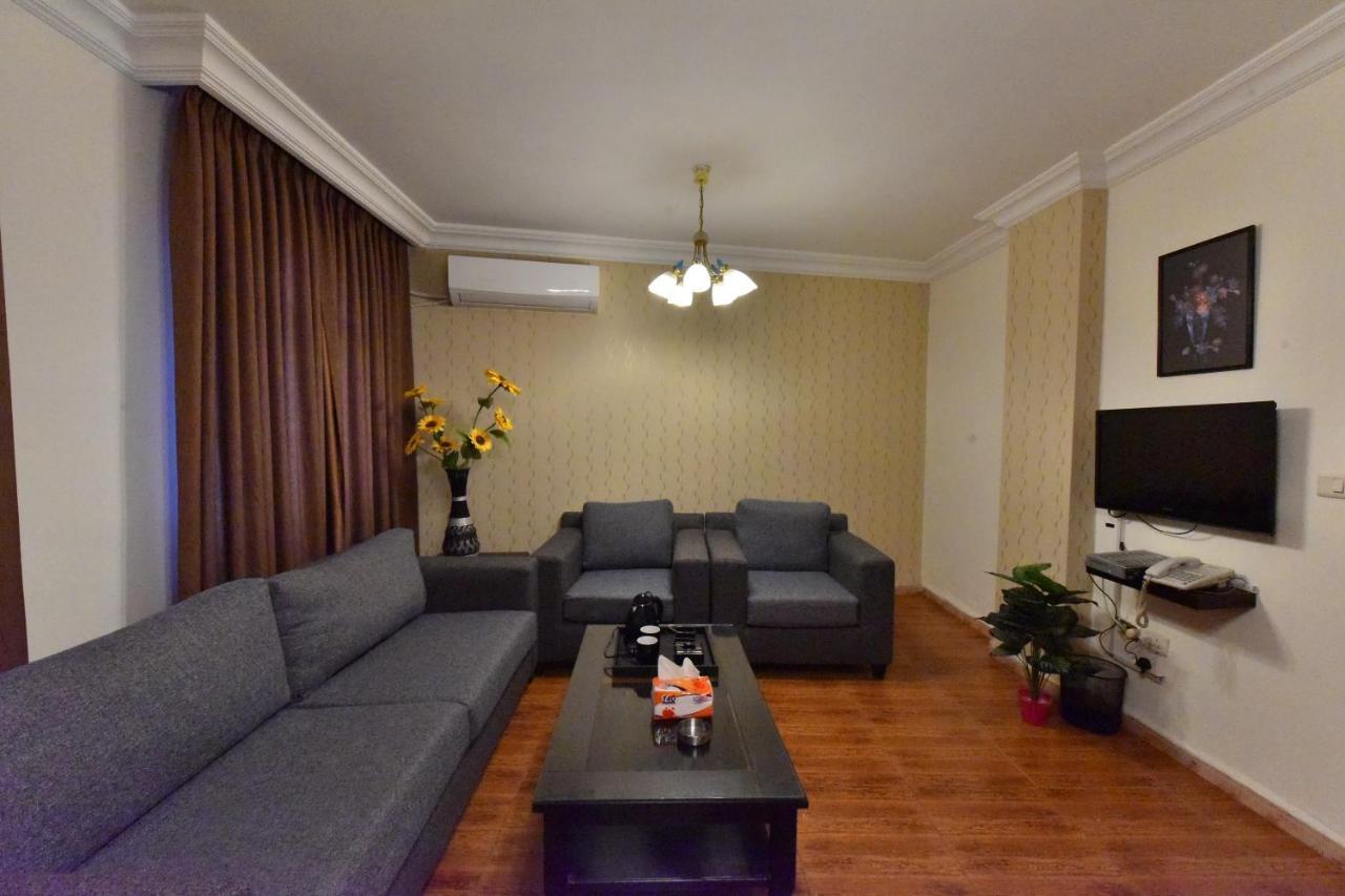 Al Farooq Hotel Apartments Amman Exteriör bild